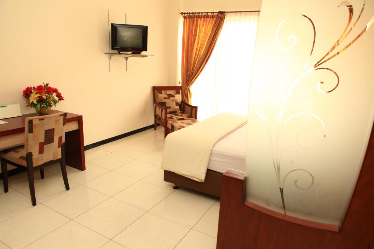Arya Graha Semarang Exterior foto